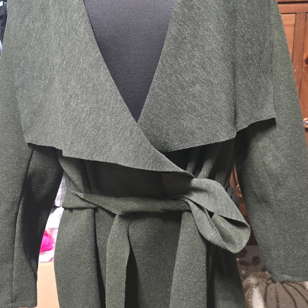 Light Weight Hunter Green Trench With Belt - Picture 7 of 7